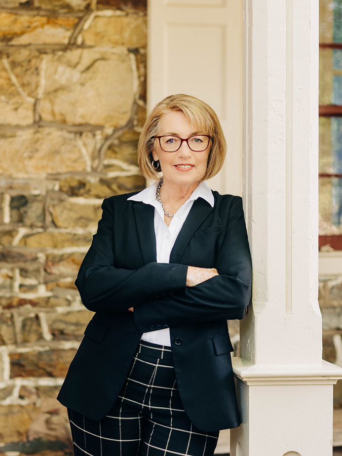 Linda Gilbert Shover, GRI